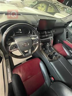 تۆیۆتا لاند کروزەر